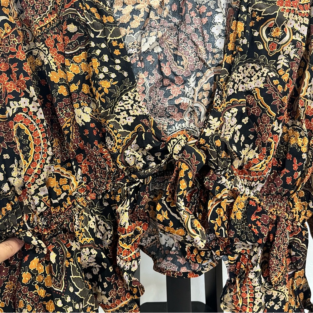 Urban Outfitters Bonnie Crepe Blouse - Picture 6 of 7